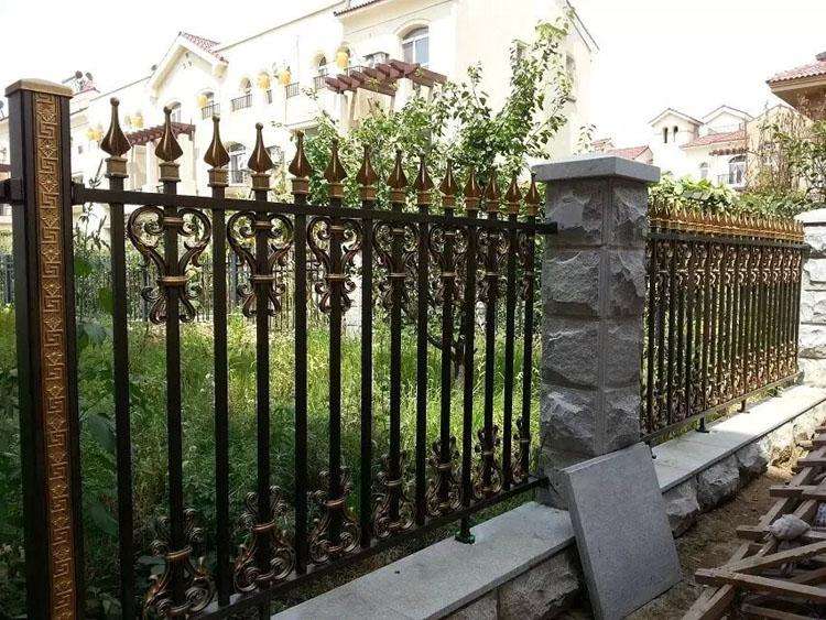 鐵藝護(hù)欄加工推薦